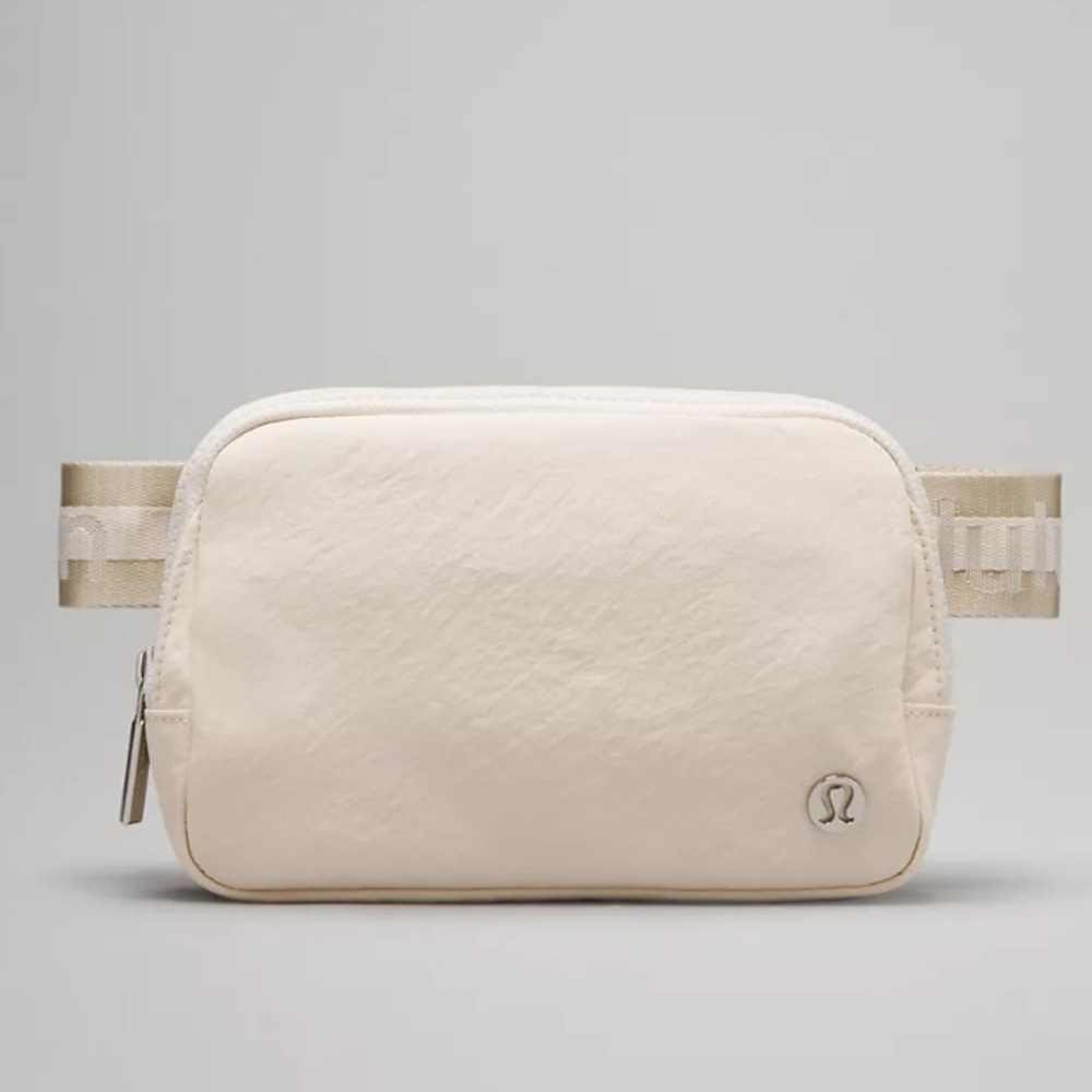 Everywhere Belt Bag 1L
White Opal/Raw Linen/White